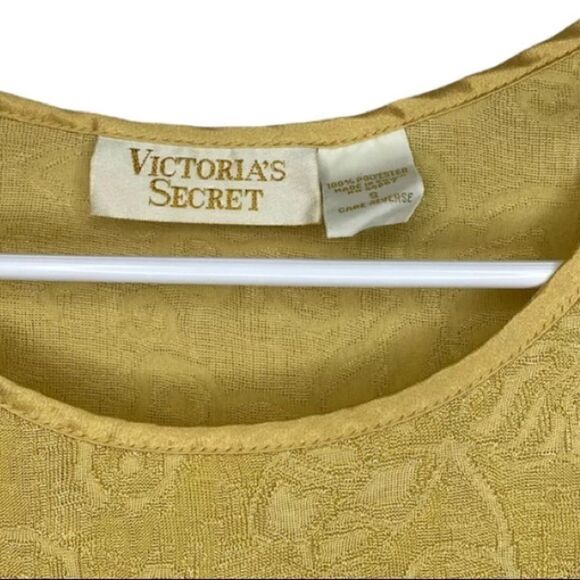Victorias Secret Vintage Gold Label Metallic Gold Floral Blouse Excellent cond - Picture 3 of 5